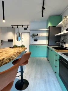 Productie mobilier personalizat